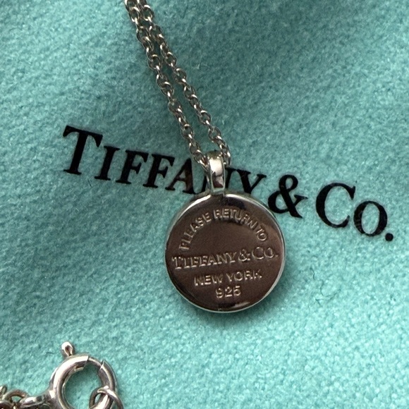 Tiffany & Co. Return to Tiffany Silver Necklace - Picture 2 of 7